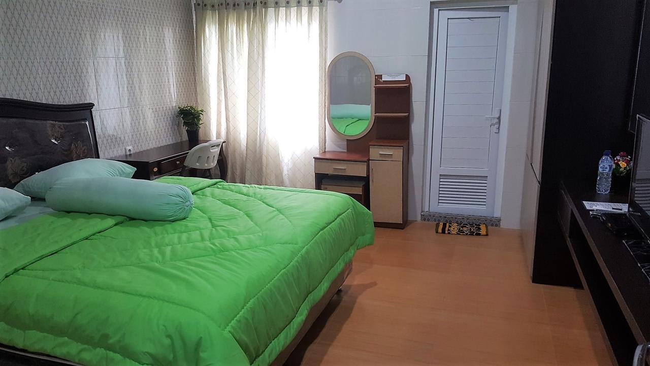 Nasional Hotel Gunungsitoli Exteriér fotografie
