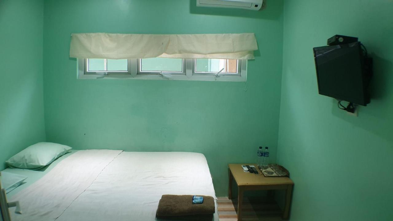 Nasional Hotel Gunungsitoli Exteriér fotografie