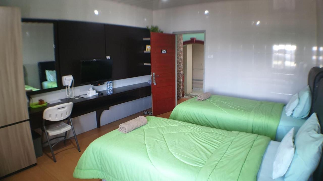 Nasional Hotel Gunungsitoli Exteriér fotografie